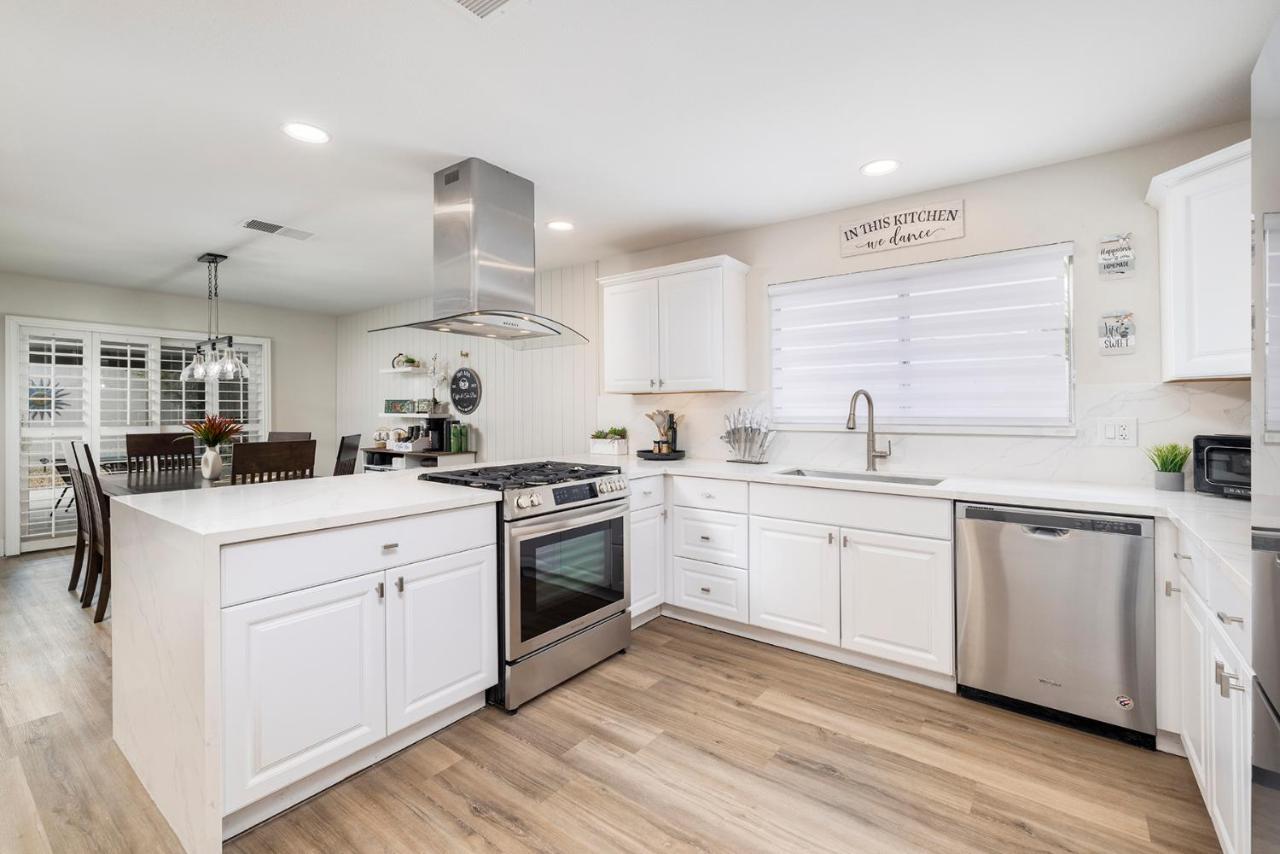 Single Story Minutes From Summerlin With Rv Parking & Dog Friendly Las Vegas Exteriör bild